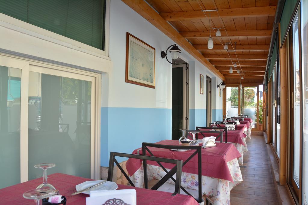 Hotel Galassi Numana Exterior photo